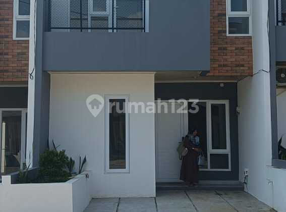 Ready-to-Use House in Serpong Heritage