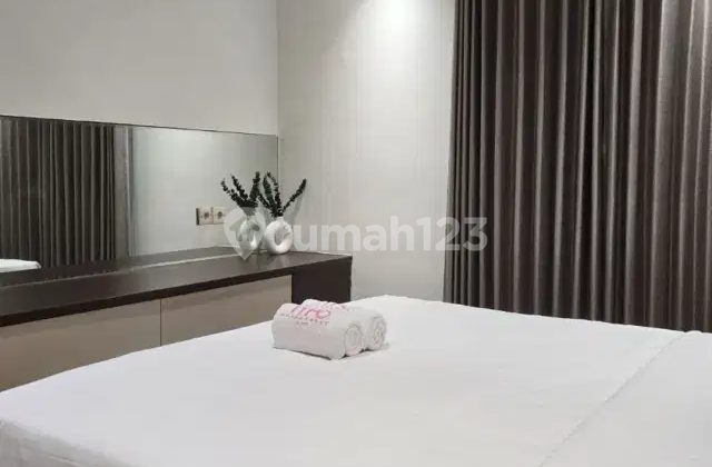 Apartemen Waterplace Selangkah ke Pakuwon Mall Ptc, Dekat Spazio Office Tower 2