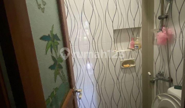 Lidah Kulon Guest House near Unesa Lidah, near Pakuwon Mall, near Mcdonald's