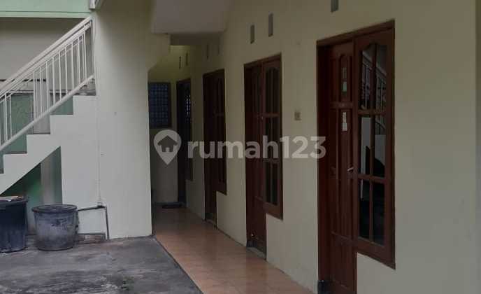 Lidah Wetan Boarding House near Unesa Lidah Campus, close to Pakuwon Mall PTC, near the hospital. Lidah Wetan Boarding House near Unesa Lidah Campus, close to Pakuwon Mall PTC, near the hospital.