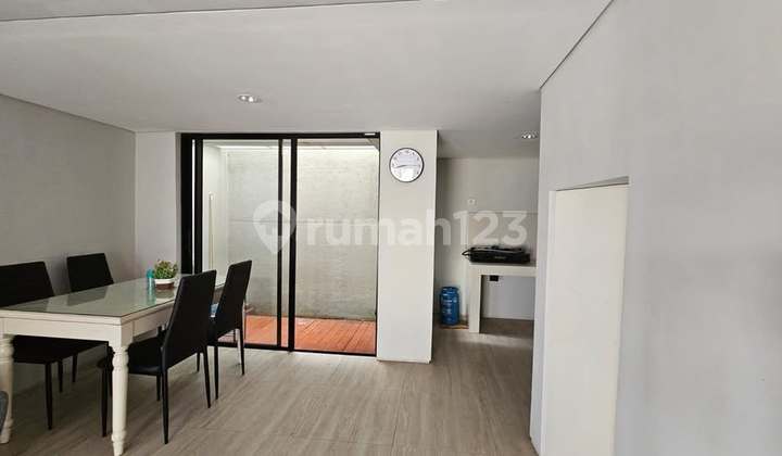 Apartemen Waterplace Selangkah ke Pakuwon Mall Ptc, Dekat Spazio Office Tower Apartemen Waterplace Selangkah ke Pakuwon Mall Ptc, Dekat Spazio Office Tower