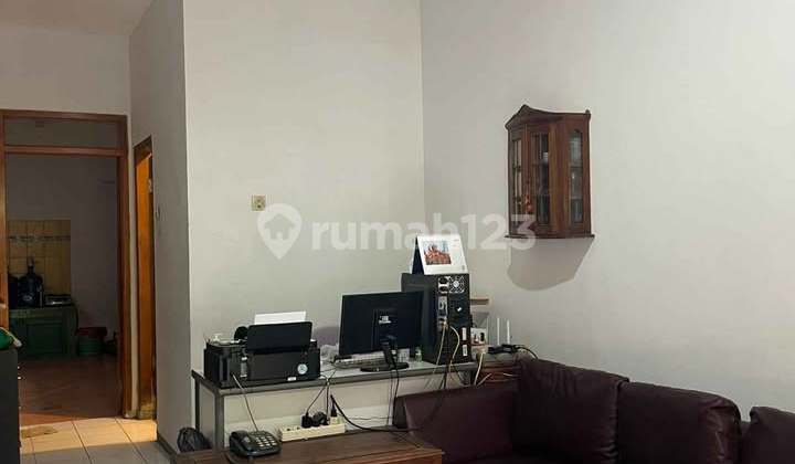 House in Babatan Pratama Near Unesa Campus, Near Pakuwon Mall, Near Mcd