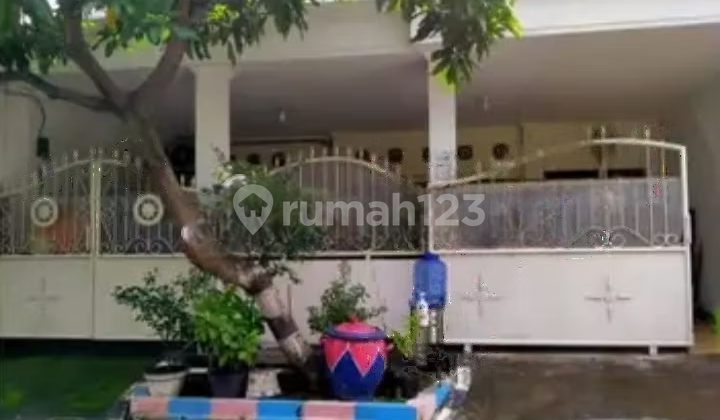 Lidah Kulon Guest House near Unesa Lidah, near Pakuwon Mall, near Mcdonald's