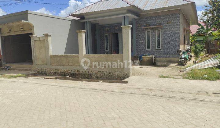 Rumah Dijual 4 Kamar Tidur, Kios Depan +Tanah Belakang Luas, Lokasi Belakang Kantor Gubernur  1