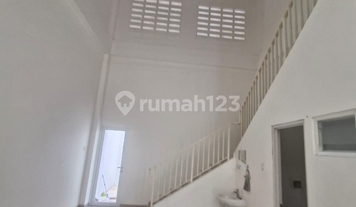 Disewakan Ruko Boulevard Rapi Dan Siap Pakai Di Citra 8 Disewakan Ruko Boulevard Rapi Dan Siap Pakai Di Citra 8