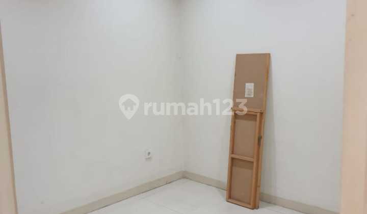 For Rent House in Pantai Indah Kapuk Behind Izuzu Car