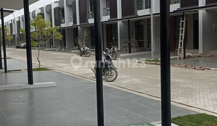 Disewakan Rumah Baru di Kuningan Village Pik 2 Disewakan Rumah Baru di Kuningan Village Pik 2