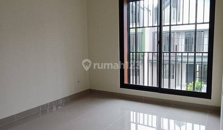 Dijual Rumah Leonora Premium Attic 1 Sumarecon Serpong 2