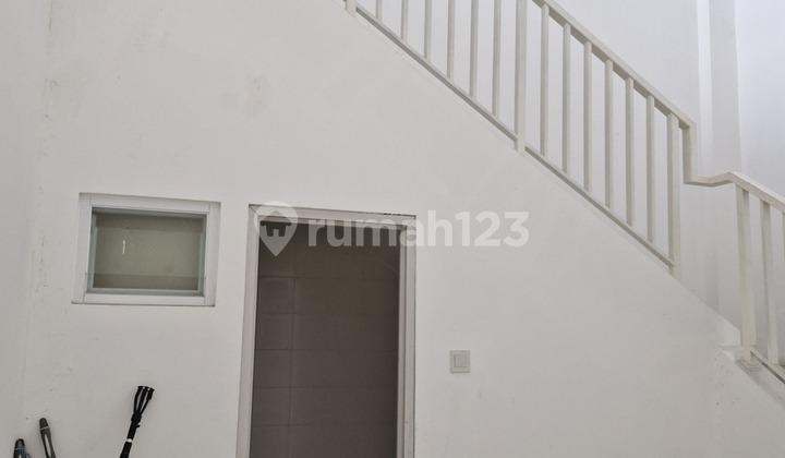 For Rent Cheap Aerolink Citra 8 Shop House, Facing the Road, In a Row, and Close to Indomaret and BCA ATM.