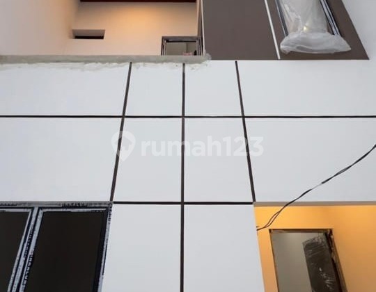 For Sale New House in Kav DKI Meruya. Flood-Free 3 Floors