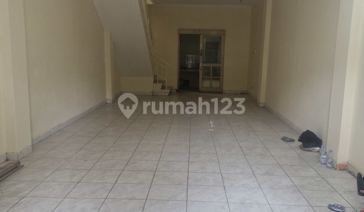 For Rent 3-Story Shop House in Miami City Resort 1