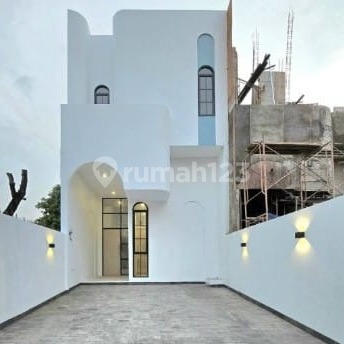 Dijual Rumah Baru Little Santorini Joglo Jakarta Barat