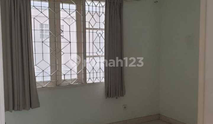 Disewakan Rumah di Pantai Indah Kapuk Belakang Izuzu Mobil 2