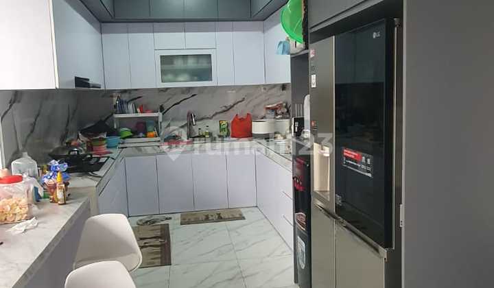 Dijual Rumah 3 Lantai dan Swimming Pool di Sunter 2