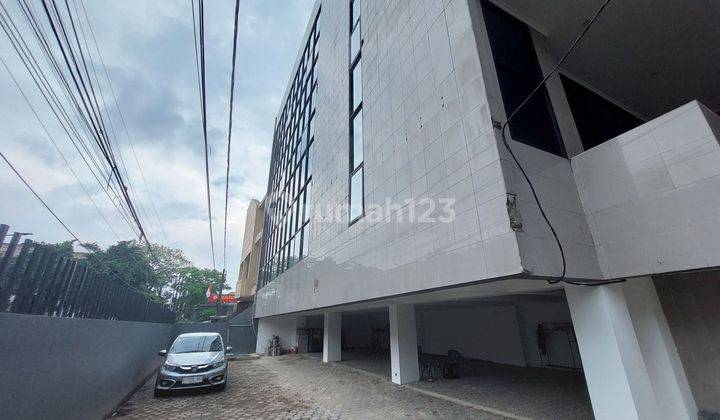 Gedung Full Renov Dekat Alun Alun Bandung 2