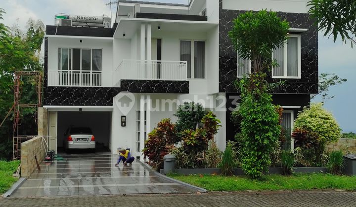 Villa House in The Taman Dayu Housing - Rosewood Hills - Pandaan