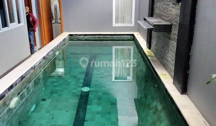 Rumah mewah 2 lantai di Jalan kesambi kerobokan badung