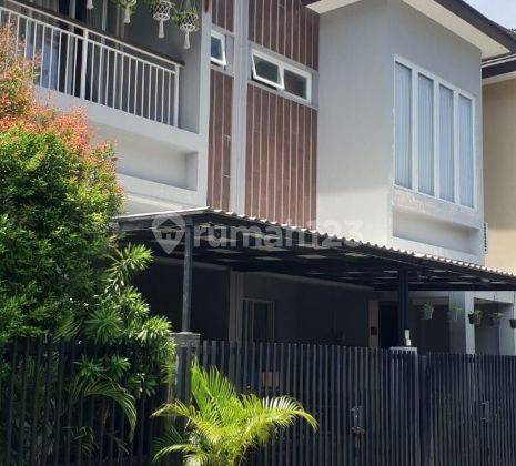 Rumah mewah 2 lantai di Jalan kesambi kerobokan badung