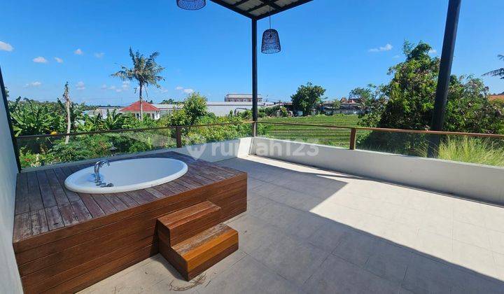 Luxury villa for rent with view of Tumbak Bayuh Pererenan rice fields 1