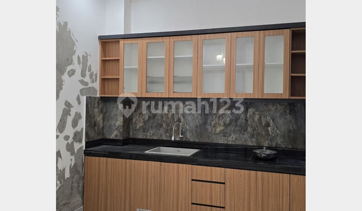 Beautiful Griya Loka BSD House for Sale, South Tangerang 2