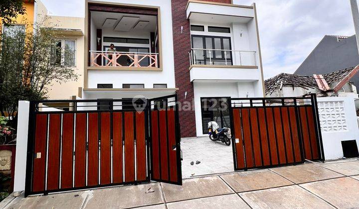 Rumah Baru 2 Lantai Semi Furnished di Kencana Loka Bsd 1