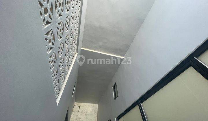 Rumah 2 Lantai Baru Semi Furnished di Kencana Loka Bsd 2