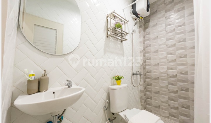 For Sale Beautiful Fully Furnished Boarding House on Jl. Mangga Besar, Taman Sari, West Jakarta 2