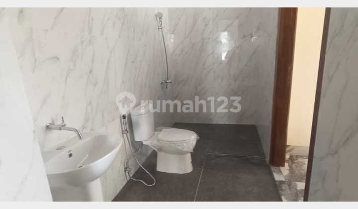 Rumah Mewah dan Bagus Puspita Loka BSD, Tangerang Selatan