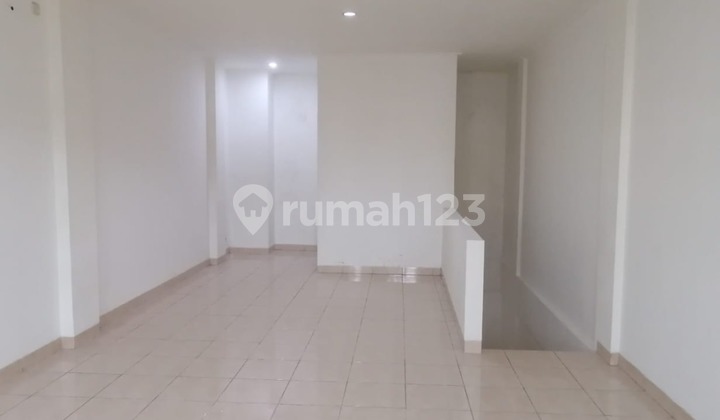 Ruko Phuket Hadap Jalan Raya Parung Panjang, Bogor