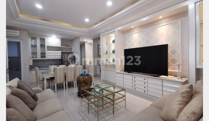 Rumah Mewah dengan Pool Furnished De Maja De Park Bsd