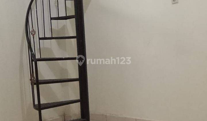 Rumah siap huni jln dua mobil,hadap timur 2