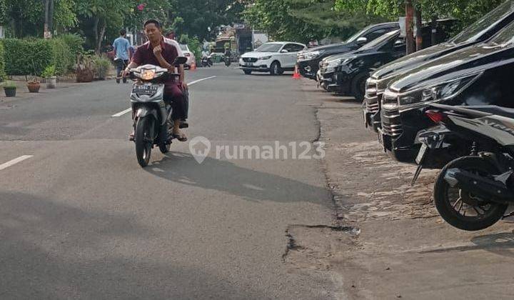 Rumah Ruko dua lantai,bisa untuk kantor atau usaha lainnya  2