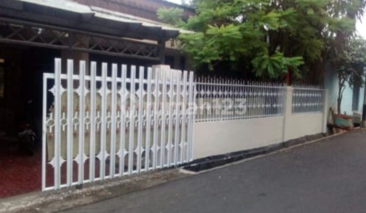 Rumah Lama Terawat Bebas Banjir 1