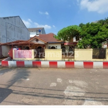 Rumah Pia Lelang Masih Terawat Rumah Pia Lelang Masih Terawat