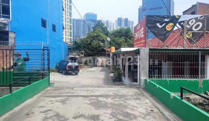 Ruko Terawat Pinggir Jalan Raya Dekat Akses Ke Kpkas