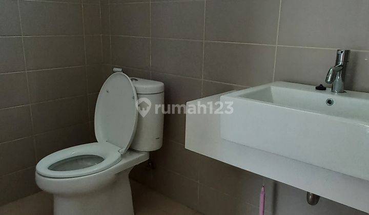 Dijual Cepat & Murah Rumah Baru 2 Lantai Di Suvarna Sutera, Tangerang 5