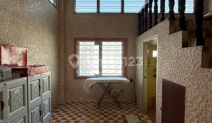 For Sale: 4-Story Shop House with Business in Palembang 2