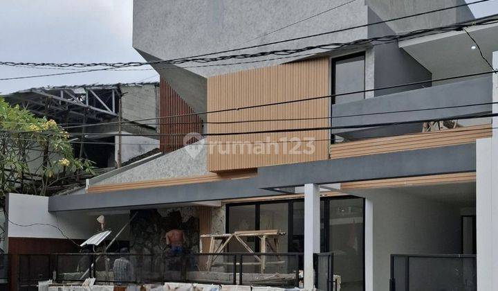 Dijual "rumah Baru Bergaya Kontemporer 2 Lantai Di Bintaro Sektor 9 - Ideal Untuk Keluarga Muda Dengan Kolam Renang Pribadi"  1