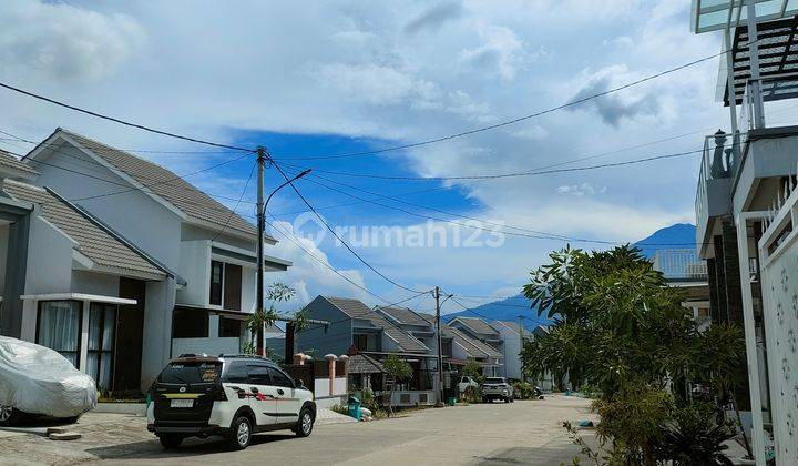 Rumah dengan pemandangan pegunungan dalam cluster udara sejuk 2