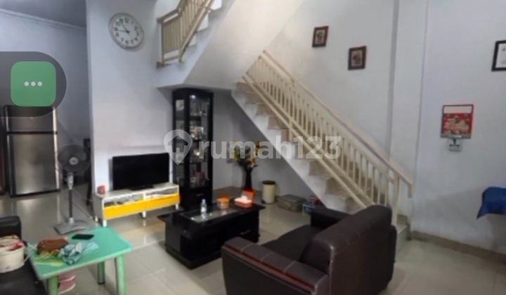 Simprug Dinporis. Rumah Ukuran Luas. 4 Kamar Tidur. 2 Lantai. Dijual Cepat 2