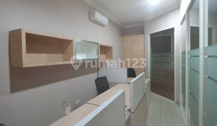 Ruko 3,5 lantai di Ruko Sentra Niaga, green lake city, jakarta barat, FURNISHED 11