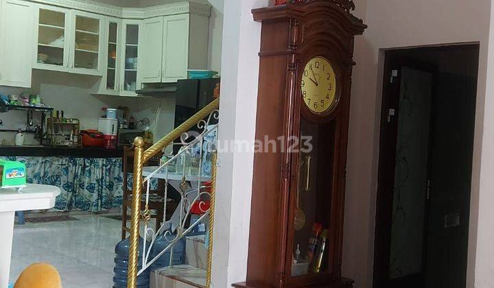 Rumah 2,5 Lantai Di Metland, Bagus Dan Rapi 2