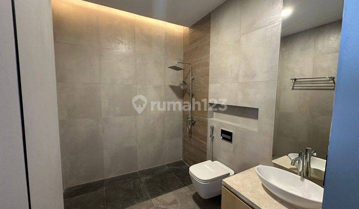 Rumah 3,5 Lantai Di Bojong Indah, Full Renov, Ada Rooftop 1