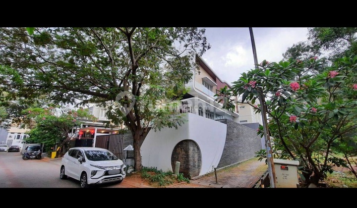 House with a New Swimming Pool Unit in Pantai Indah Kapuk