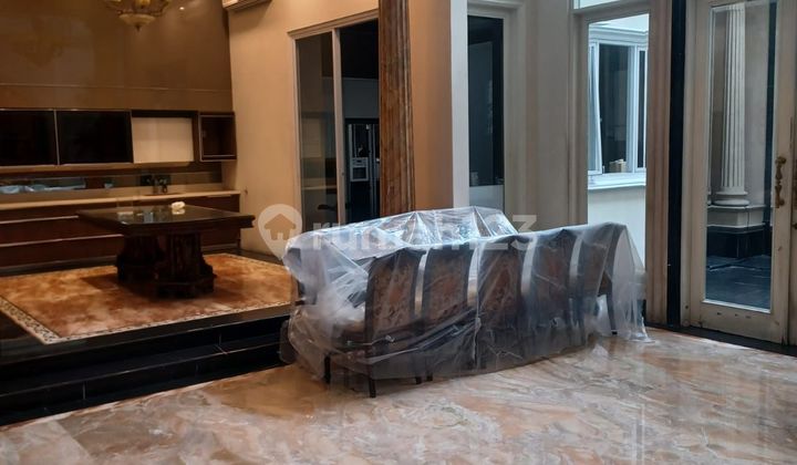 Rumah Classic Mewah Ada Swimming Pool 2