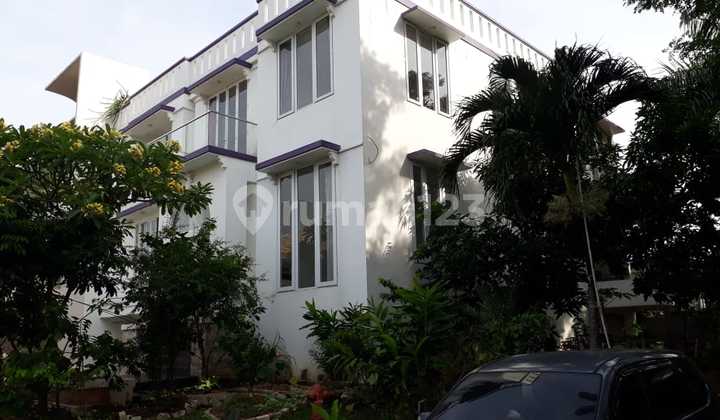 Dijual Rumah Johar Hijau PIK

Ukuran 16x18
3½ lantai
Hadap Selatan Timur
Samping Children Playground
KT 5+1
KM 4
Carport 4 mobil
Harga Jual Rp. 13,5M nego

more info : 
Chen su fen 0853xxxxxxxx