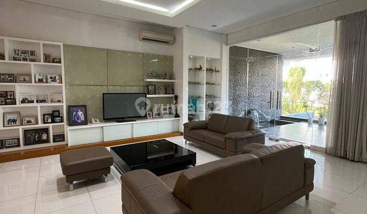 Rumah mewah Gold coast di Gold coast pantai indah kapuk 2 Lantai 1