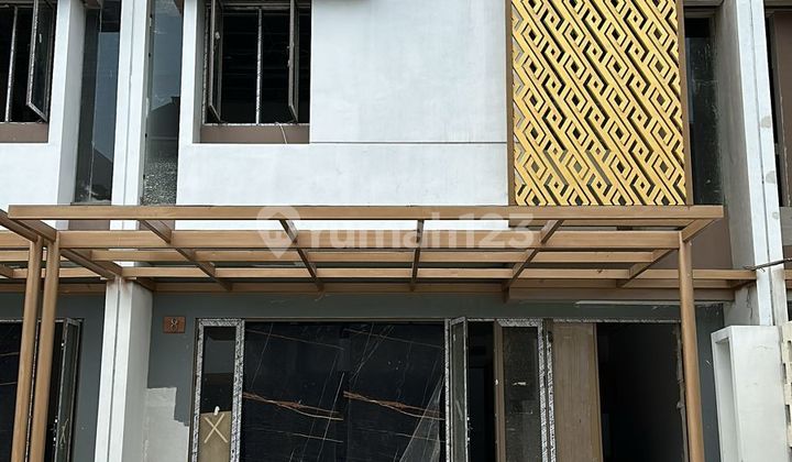 Puri 11 Heritage 3-Storey Housing with Good SHM 2