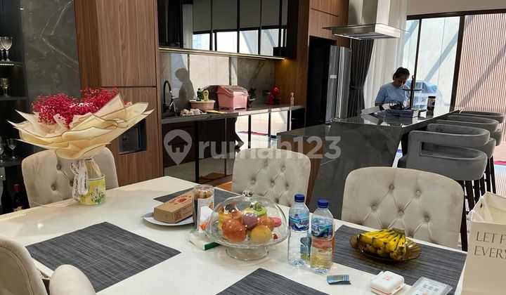 Rumah mewah  di Symphoni golf island pantai indah kapuk 3 Lantai Sudah Renovasi 2