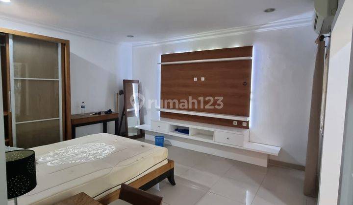 Dijual / Disewakan Rumah
Townhouse Emerald PIK

Luas Tanah 122m2
Luas Bangunan 226m2
4+1 Kamar Tidur
2+1 Kamar Mandi 
2.5 Lantai 
SHM
Semi-Furnished

Harga Jual: 4.9M di Town House emerald pantai indah kapuk. 1